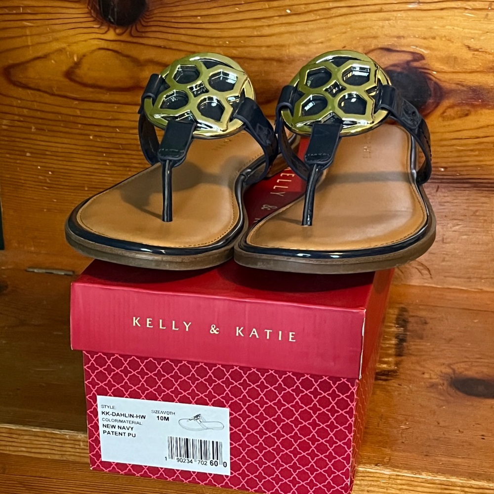 Kelly & Katie Dahlin Navy Patent Sandals Women’s 10